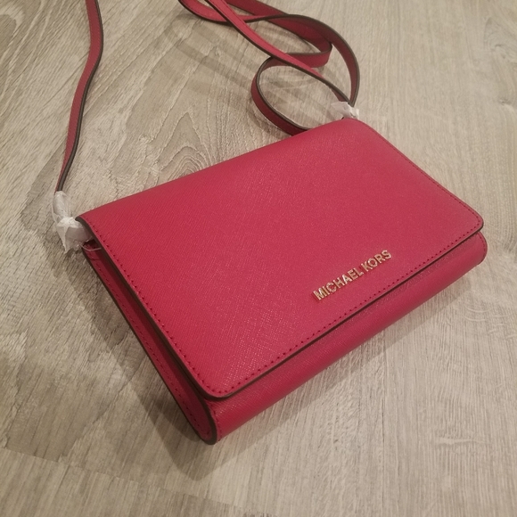 Michael Kors Crossbody Clutch